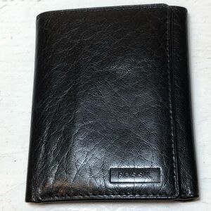 Fossil Black Tri-Fold Leather Wallet for Men, like new, pet/smoke free home